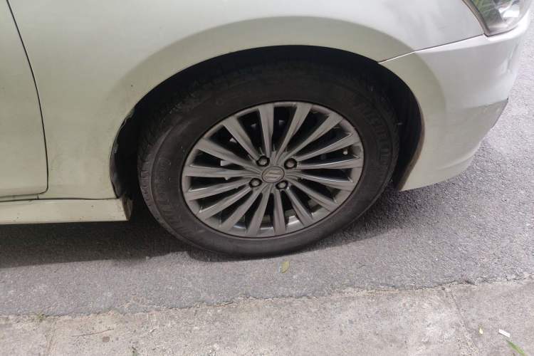 Used Suzuki Alivio 2015 1.6L Manual Enjoyment Model Right Front Wheel Hub