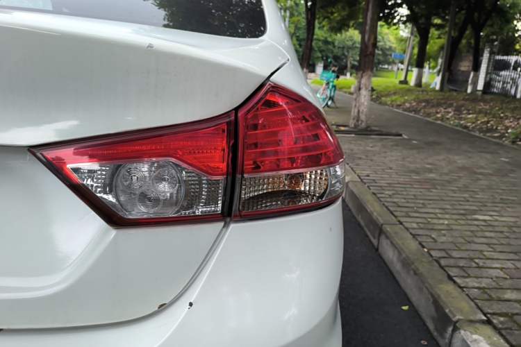 Used Suzuki Alivio 2015 1.6L Automatic Comfort Model Right Rear Taillight