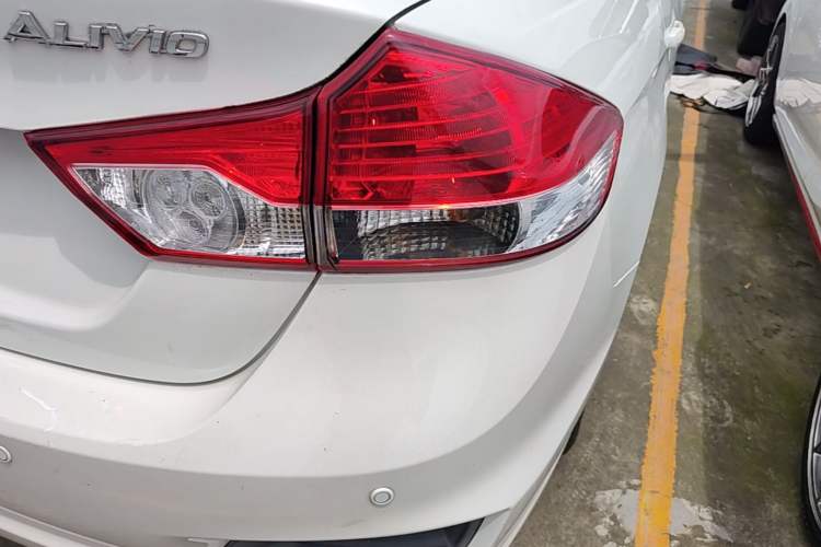 Used Suzuki Alivio 2015 1.6L Manual Comfort Model Right Rear Taillight