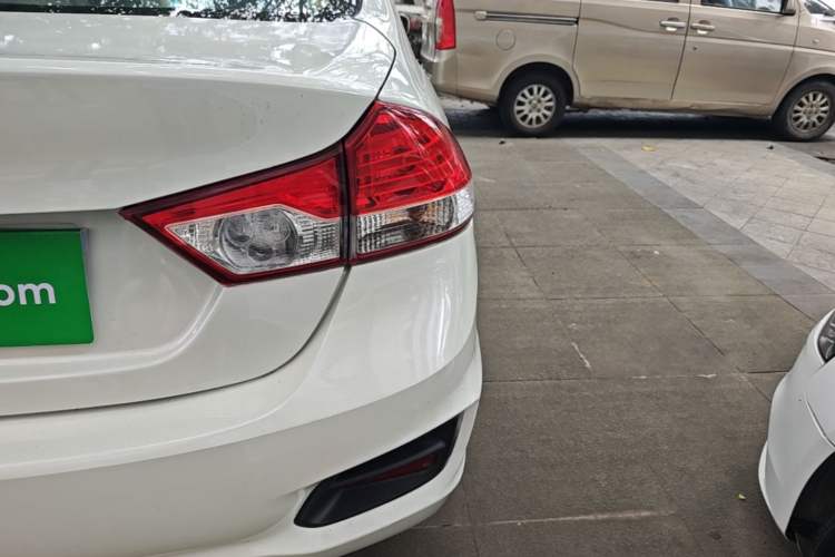 Used Suzuki Alivio 2015 1.6L Automatic Comfort Model Right Rear Taillight