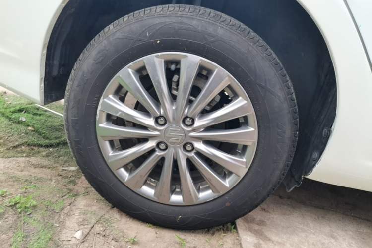 Used Suzuki Alivio 2015 1.6L Manual Comfort Model Right Rear Wheel Hub