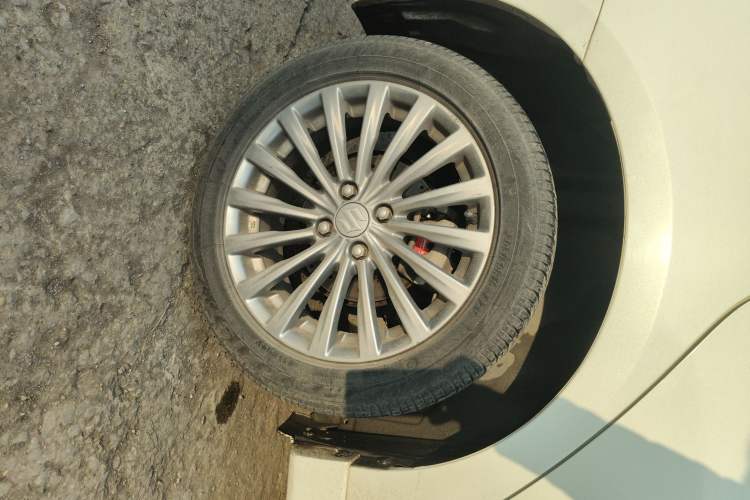Used Suzuki Alivio 2015 1.6L Manual Enjoyment Model Right Rear Wheel Hub