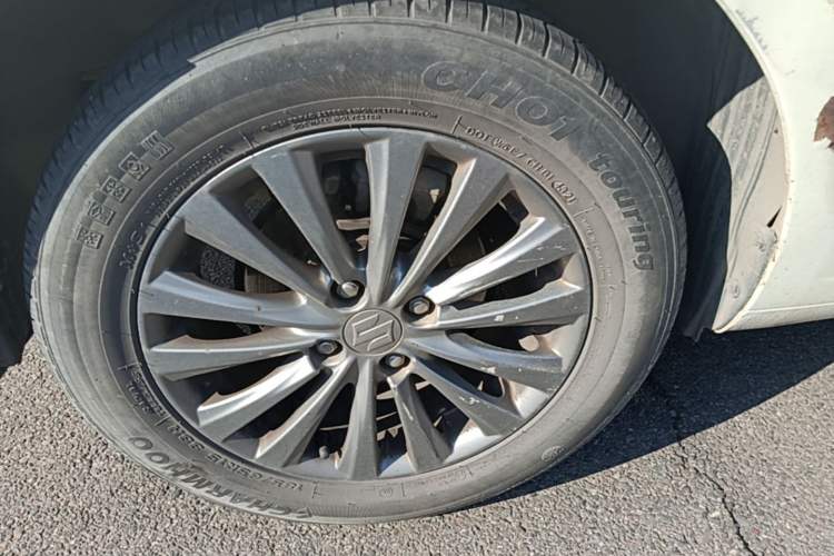 Used Suzuki Alivio 2015 1.6L Manual Comfort Model Right Rear Wheel Hub