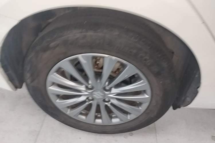Used Suzuki Alivio 2015 1.6L Manual Comfort Model Right Rear Wheel Hub