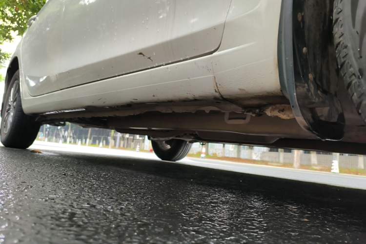 Used Suzuki Alivio 2015 1.6L Automatic Comfort Model Right Side Sill