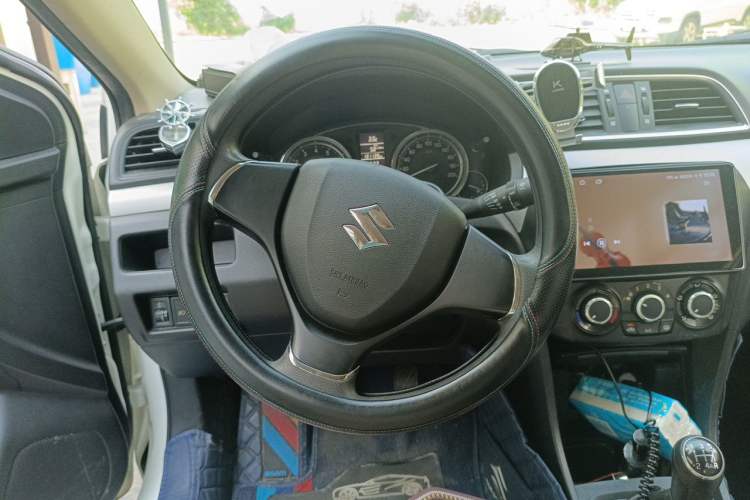 Used Suzuki Alivio 2015 1.6L Manual Comfort Model Steering Wheel