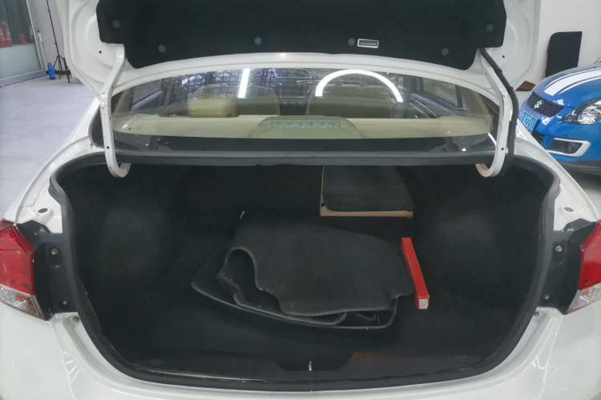 Used Suzuki Alivio 2015 1.6L Automatic Comfort Model Trunk