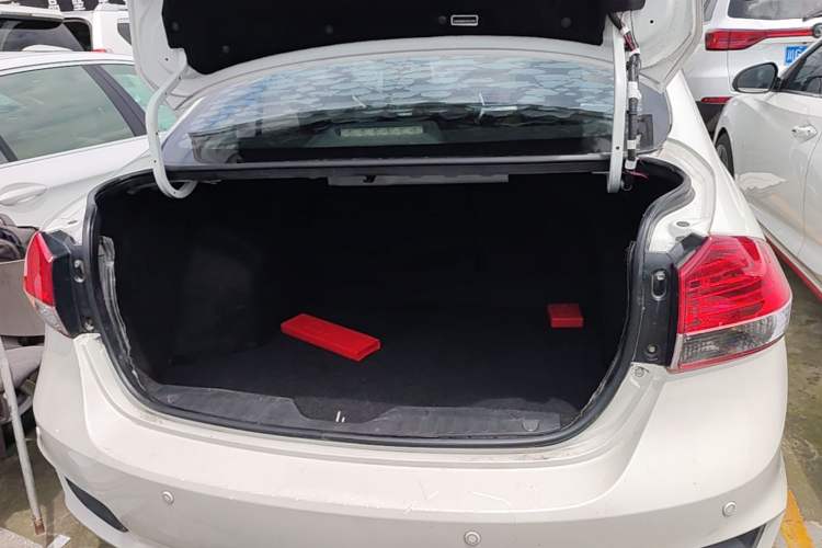 Used Suzuki Alivio 2015 1.6L Manual Comfort Model Trunk