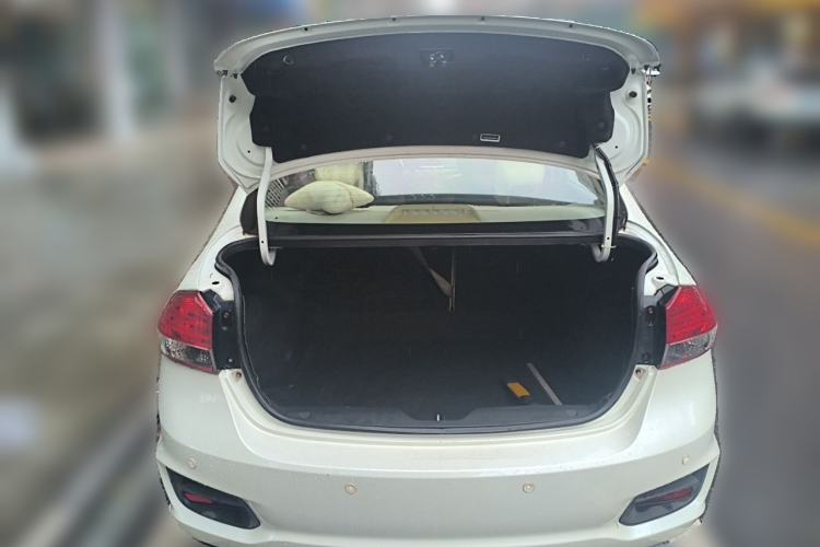 Used Suzuki Alivio 2015 1.6L Automatic Comfort Model Trunk