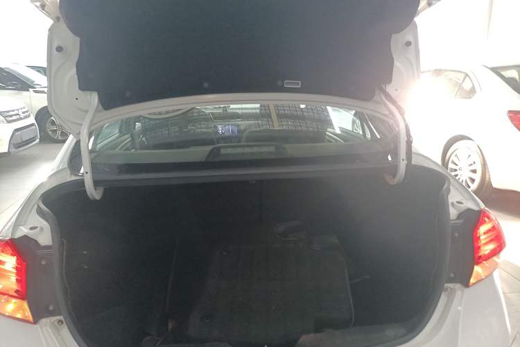 Used Suzuki Alivio 2015 1.6L Manual Comfort Model Trunk