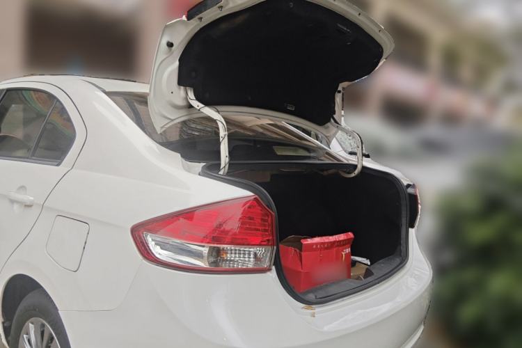 Used Suzuki Alivio 2015 1.6L Manual Comfort Model Trunk