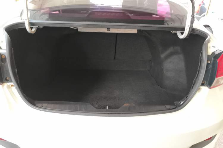 Used Suzuki Alivio 2015 1.6L Manual Comfort Model Trunk