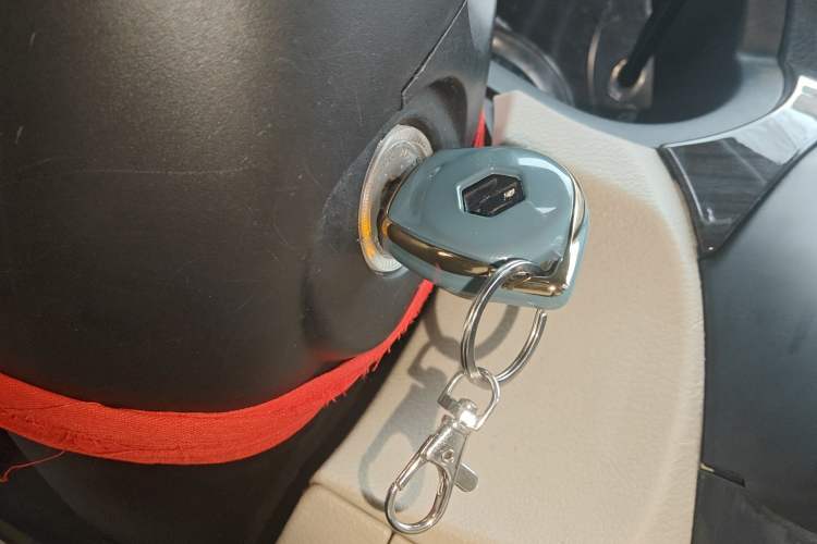 Used Suzuki Alivio 2015 1.6L Manual Comfort Model Vehicle Key