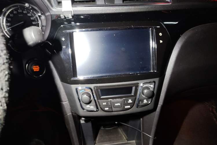 Used Suzuki Alivio 2018 1.6L Automatic Pro Edition Deluxe Version Audio And AC Panel