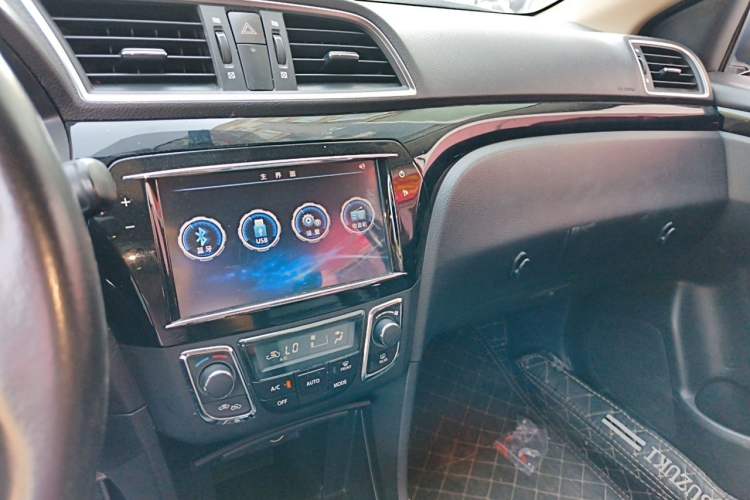 Used Suzuki Alivio 2018 1.6L Automatic Pro Edition Deluxe Version Audio And AC Panel