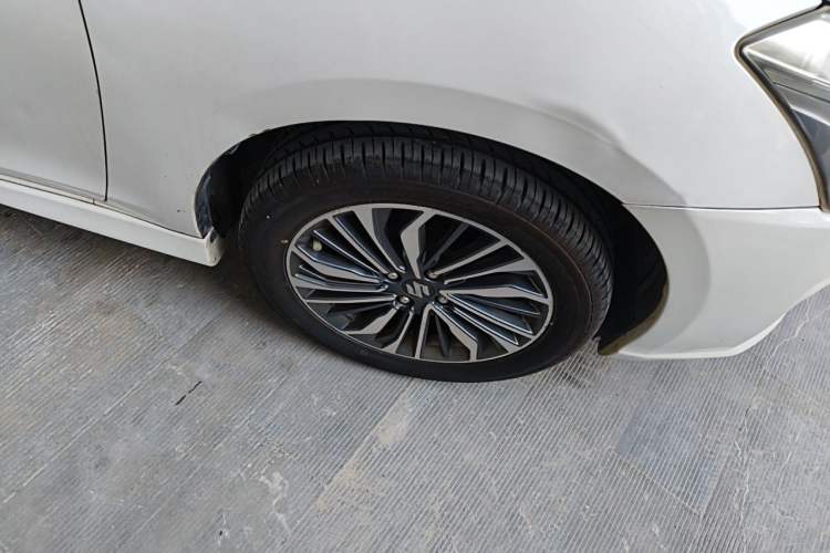 Used Suzuki Alivio 2018 1.6L Automatic Pro Edition Deluxe Version Right Front Wheel Hub