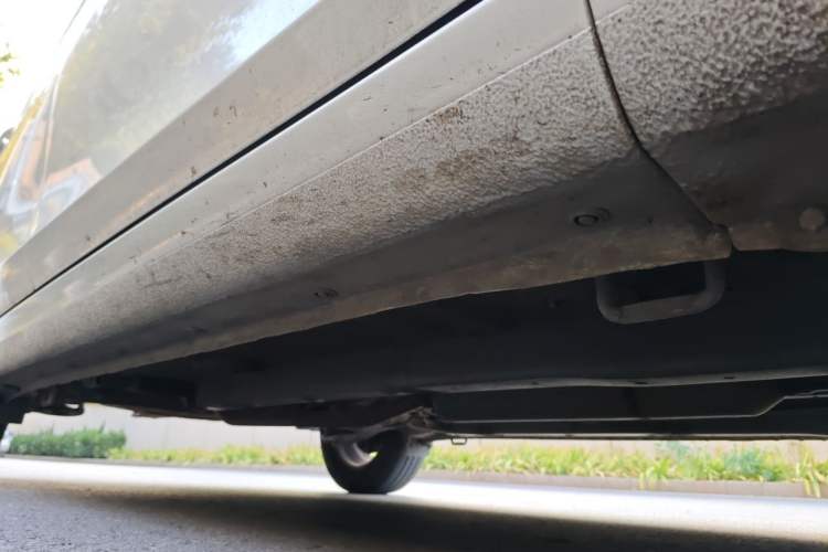 Used Suzuki Alivio  Chassis Front Right
