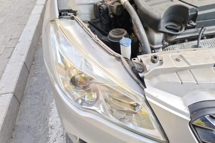 Used Suzuki Alivio  Right Front Headlight