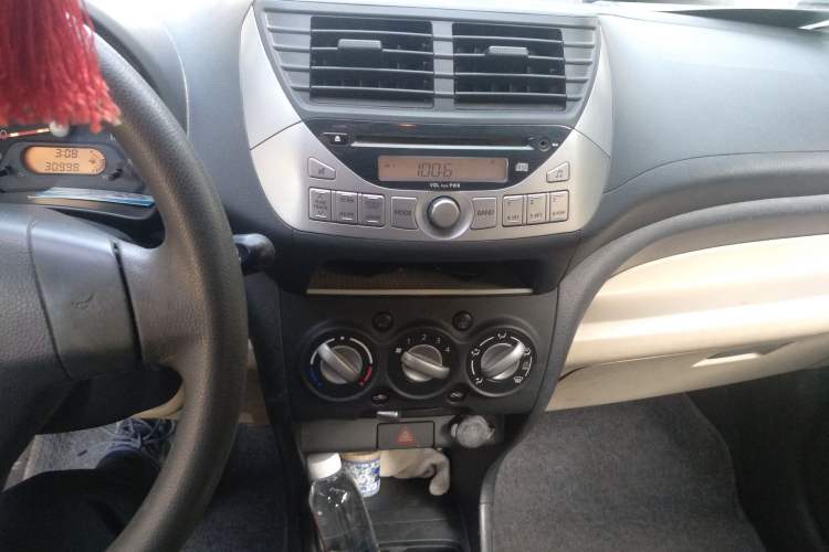 Used Suzuki Alto 2009 1.0L Automatic Luxury Version Audio And AC Panel