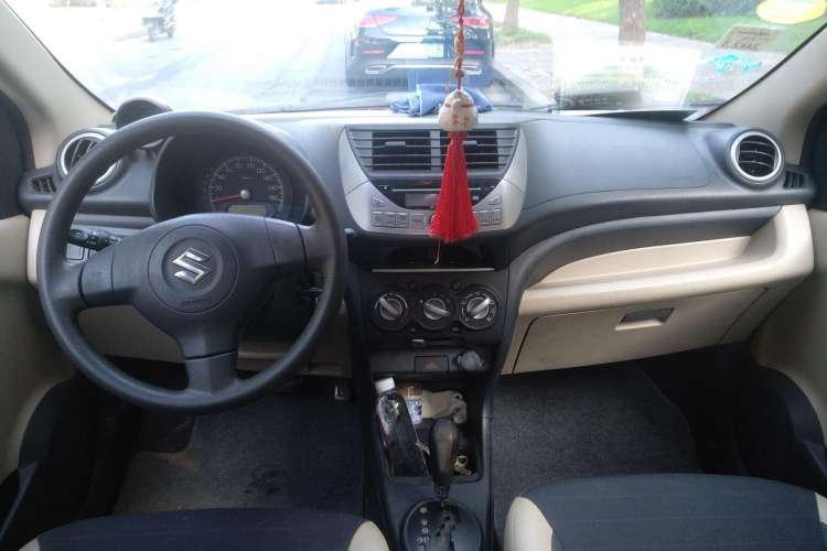 Used Suzuki Alto 2009 1.0L Automatic Luxury Version Center Console