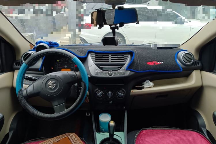 Used Suzuki Alto 2009 1.0L Automatic Luxury Version Center Console