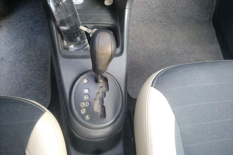 Used Suzuki Alto 2009 1.0L Automatic Luxury Version Gear Lever