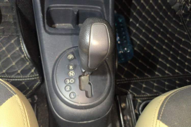 Used Suzuki Alto 2009 1.0L Automatic Luxury Version Gear Lever