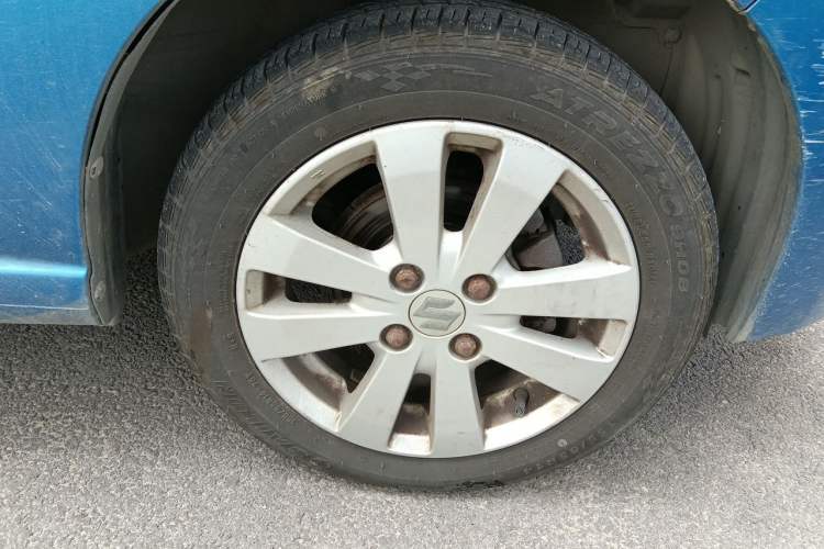 Used Suzuki Alto 2009 1.0L Manual Deluxe Edition Right Front Wheel Hub