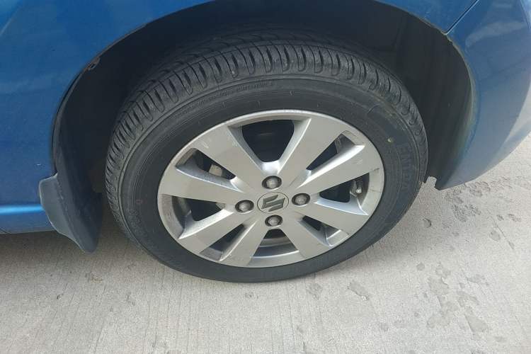 Used Suzuki Alto 2009 1.0L Manual Deluxe Edition Right Front Wheel Hub