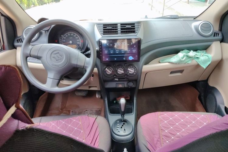 Used Suzuki Alto 2009 1.0L Automatic Luxury Version Center Console
