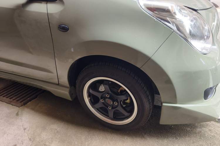 Used Suzuki Alto 2009 1.0L Manual Deluxe Edition Right Front Wheel Hub