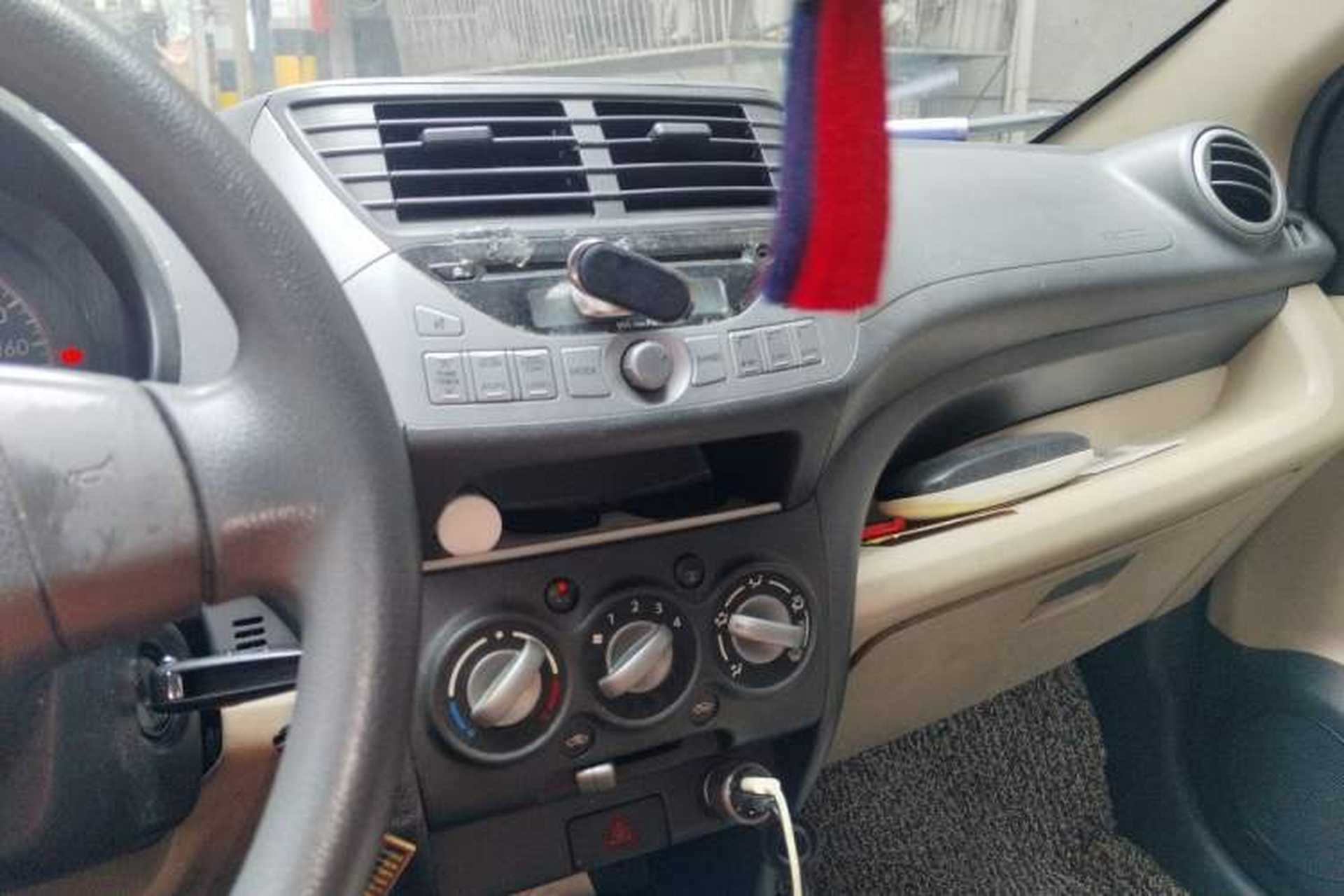 Used Suzuki Alto 2009 1.0L Automatic Luxury Version Audio And AC Panel
