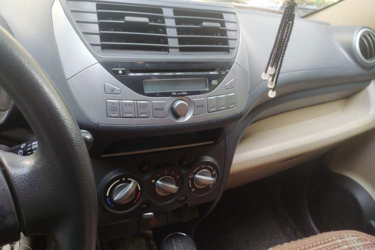 Used Suzuki Alto 2009 1.0L Automatic Luxury Version Audio And AC Panel