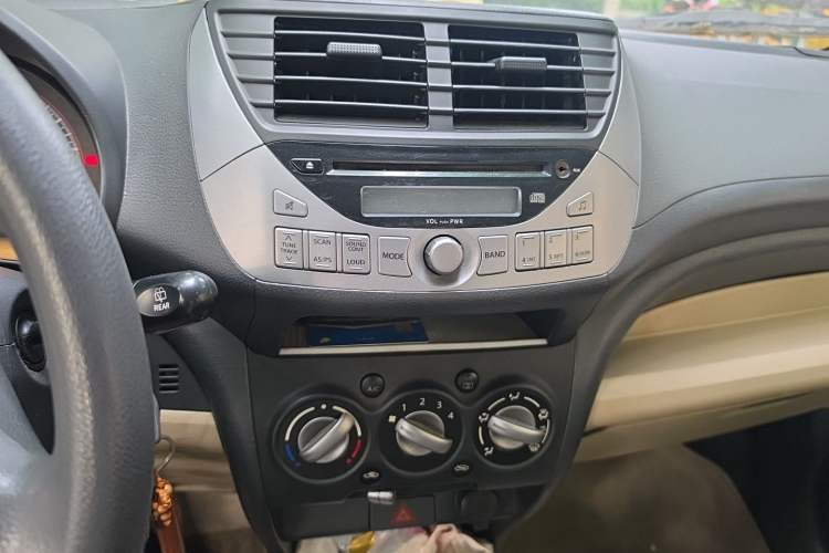 Used Suzuki Alto 2009 1.0L Automatic Luxury Version Audio And AC Panel