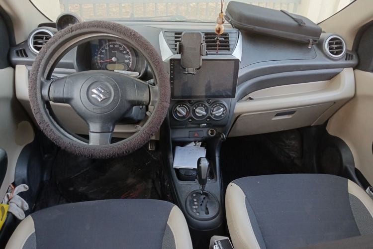 Used Suzuki Alto 2009 1.0L Automatic Luxury Version Center Console