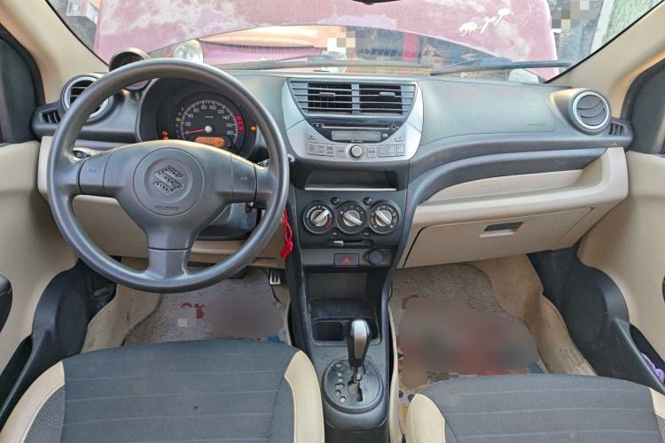 Used Suzuki Alto 2009 1.0L Automatic Luxury Version Center Console