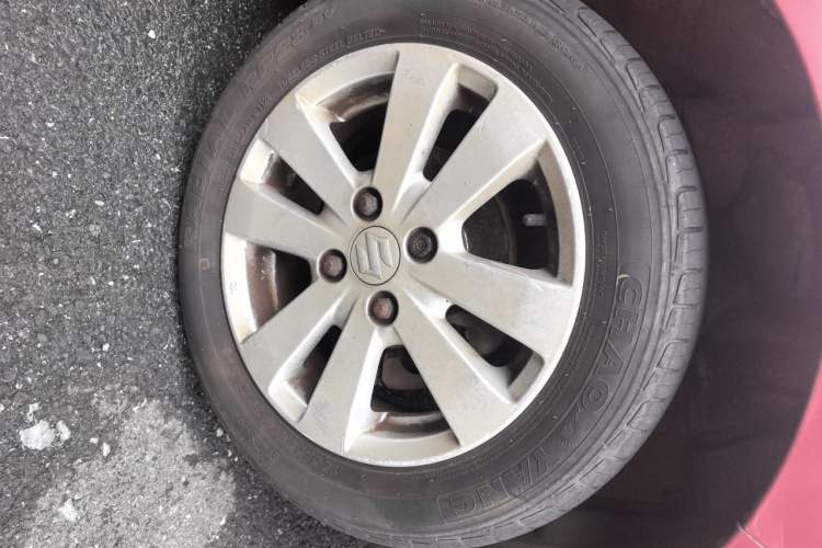 Used Suzuki Alto 2009 1.0L Automatic Luxury Version Right Front Wheel Hub