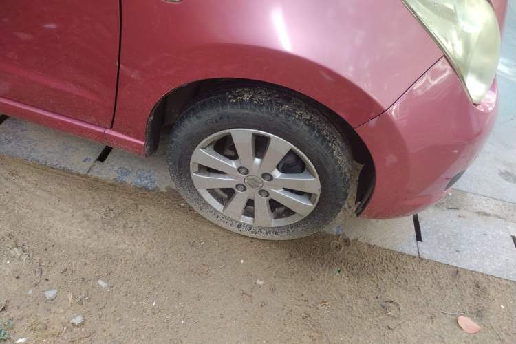 Used Suzuki Alto 2009 1.0L Automatic Luxury Version Right Front Wheel Hub
