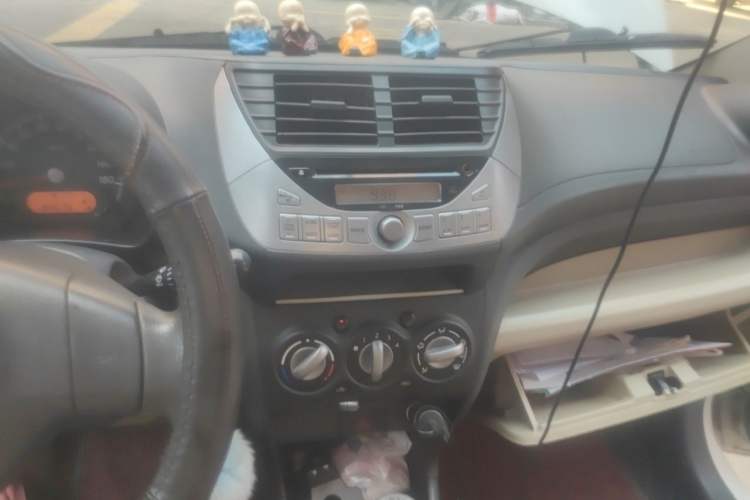 Used Suzuki Alto 2009 1.0L Automatic Luxury Version Audio And AC Panel