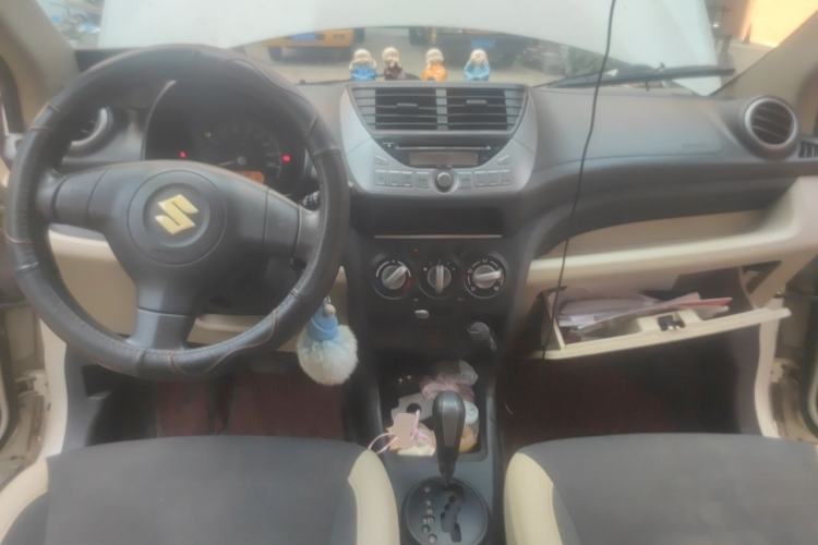 Used Suzuki Alto 2009 1.0L Automatic Luxury Version Center Console