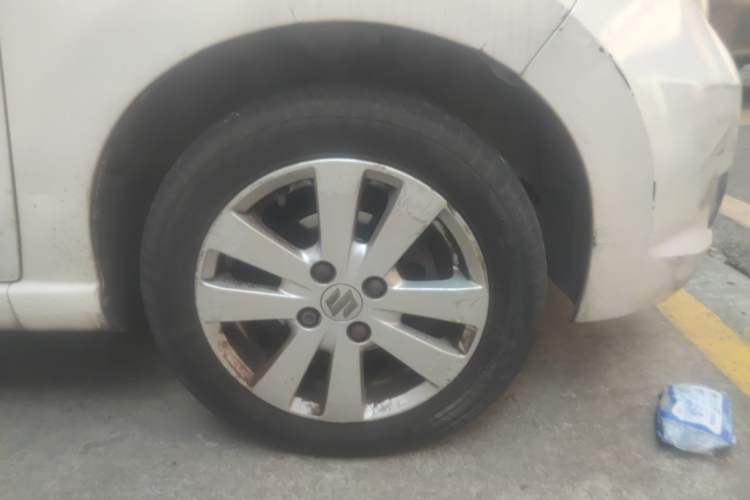 Used Suzuki Alto 2009 1.0L Automatic Luxury Version Right Front Wheel Hub