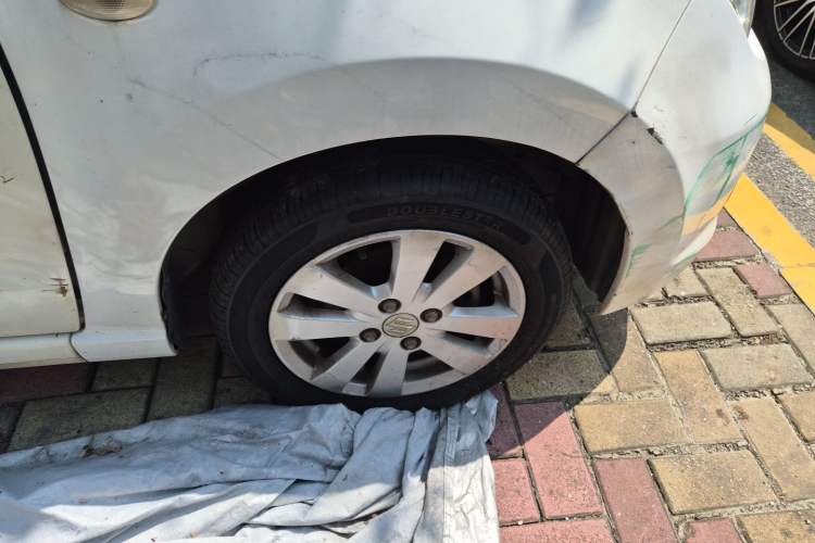 Used Suzuki Alto 2009 1.0L Automatic Luxury Version Right Front Wheel Hub