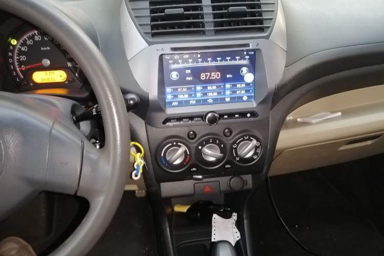 Used Suzuki Alto 2009 1.0L Automatic Luxury Version Audio And AC Panel
