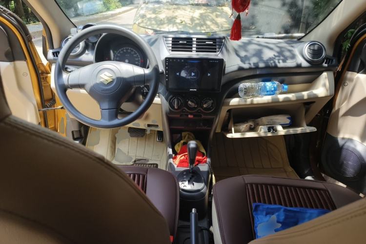 Used Suzuki Alto 2009 1.0L Automatic Luxury Version Center Console