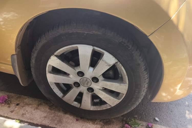 Used Suzuki Alto 2009 1.0L Automatic Luxury Version Right Front Wheel Hub