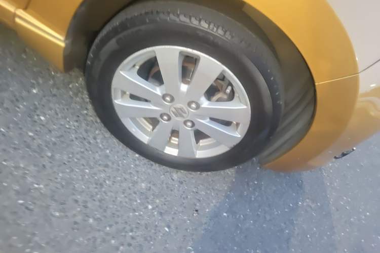Used Suzuki Alto 2009 1.0L Manual Deluxe Edition Right Front Wheel Hub