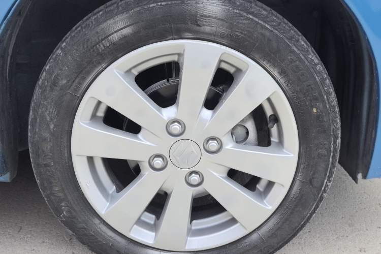 Used Suzuki Alto 2010 1.0L Automatic Cool Edition Right Front Wheel Hub