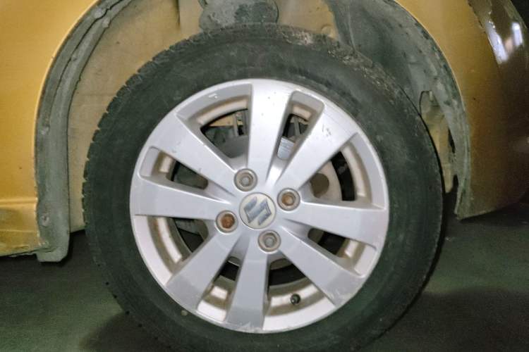 Used Suzuki Alto 2010 1.0L Manual Cool Edition Right Front Wheel Hub
