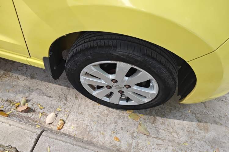 Used Suzuki Alto 2010 1.0L Automatic Cool Edition Right Front Wheel Hub