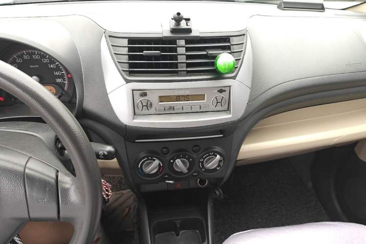 Used Suzuki Alto 2012 1.0L Manual Utility Version Audio And AC Panel